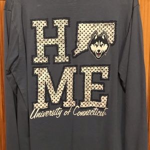 UConn Huskies long sleeved tee